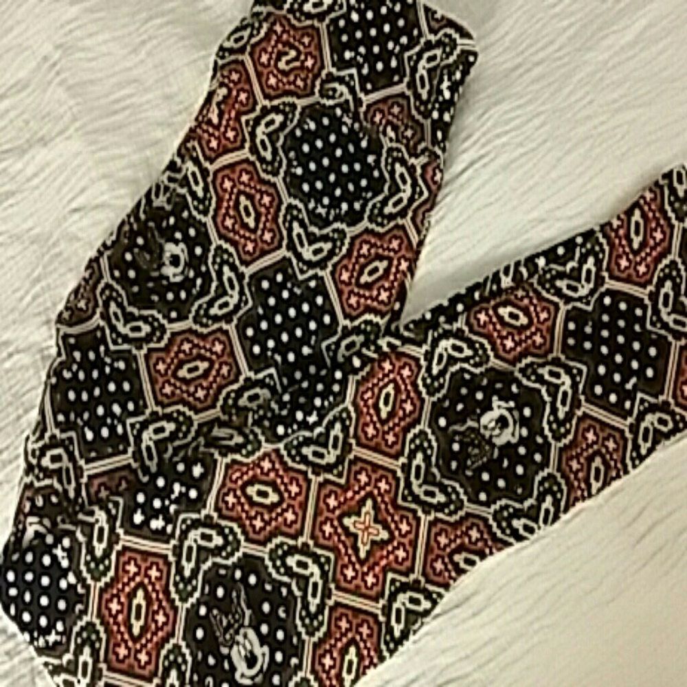 OS Lularoe Disney leggings. Minnie Mouse!